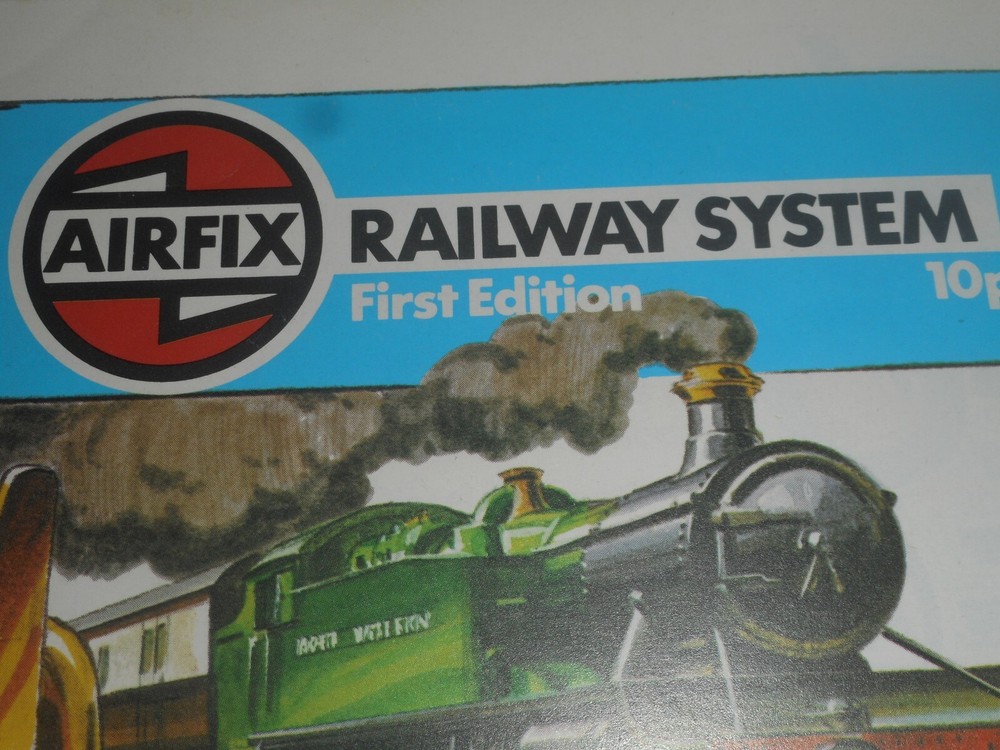 1976 AIRFIX RAILWAY SYSTEM Catalog First Edition Model Trains, Track Accessories