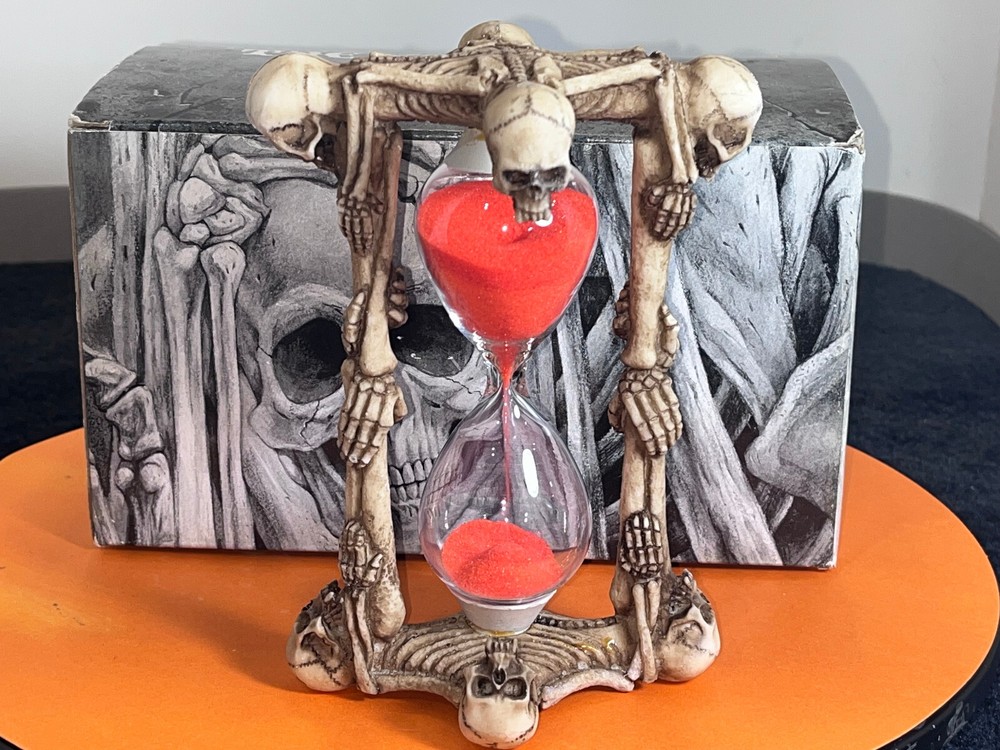 1998 Skeleton Sand Timer 8 Souls 6" Gothic Skull & Bones Hourglass 5 min Timer