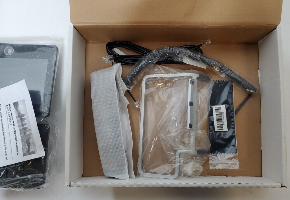 Cisco Desktop Collaboration Experience CP-DX650-K9