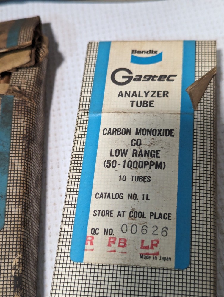 Drager gas detection test pump with case and analyzer tubes as pictured