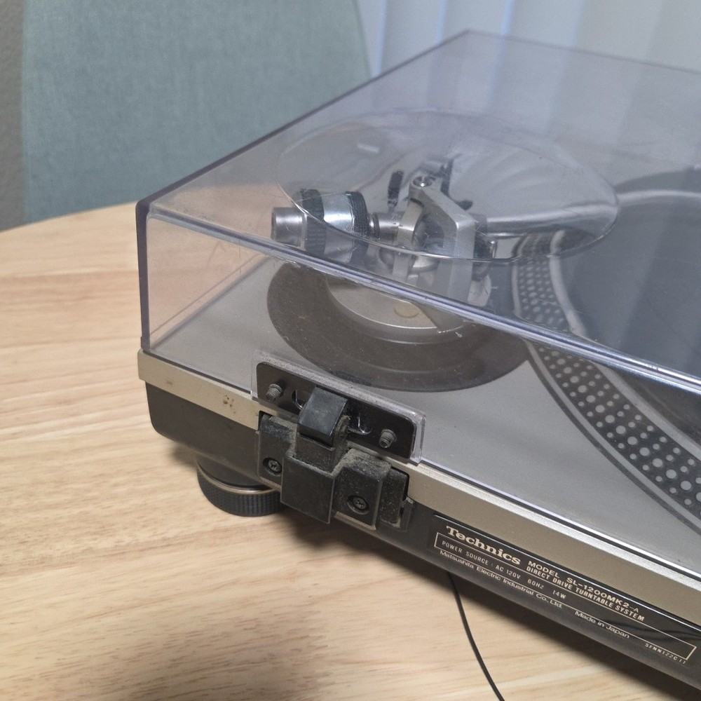 Technics SL-1200MK2 Direct Drive Turntable System +cover Working