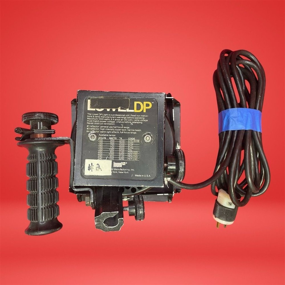 Lowel DP 1000W Continuous Light with Barn Doors and Bulb