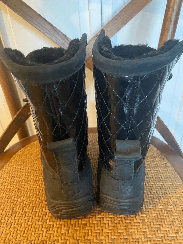 Ugg black patent quilted winter boots size 6