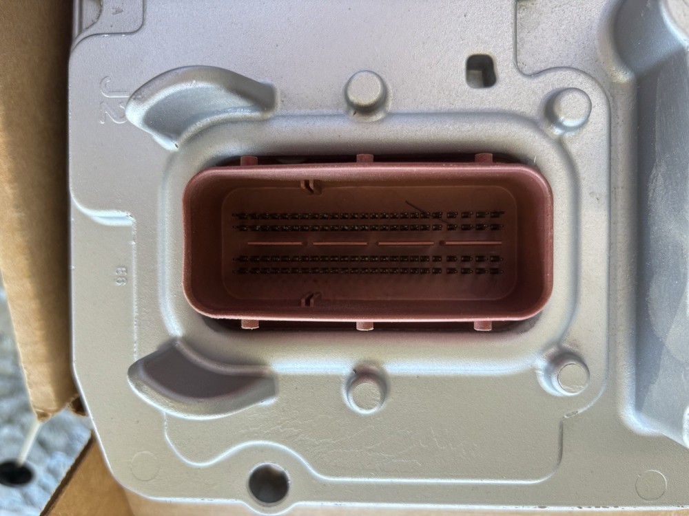 NEW OEM CUMMINS ECM(ELECTRONIC CONTROL MODULE) PART# 5317106RX