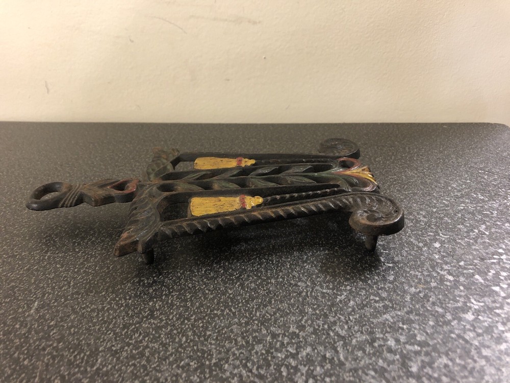 Vintage Cast Iron Painted Brooms Trivet 7.5”