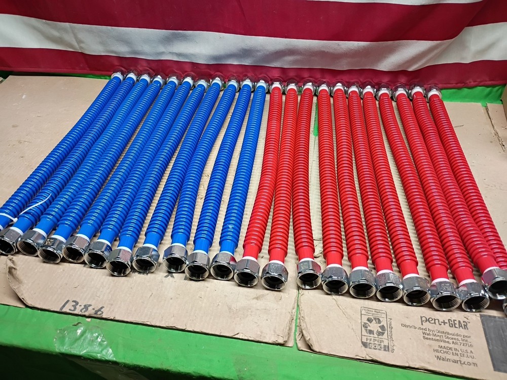 22PK Everbilt 3/4" X 18" Water Heater Flex Connector Red & Blue New Openbox