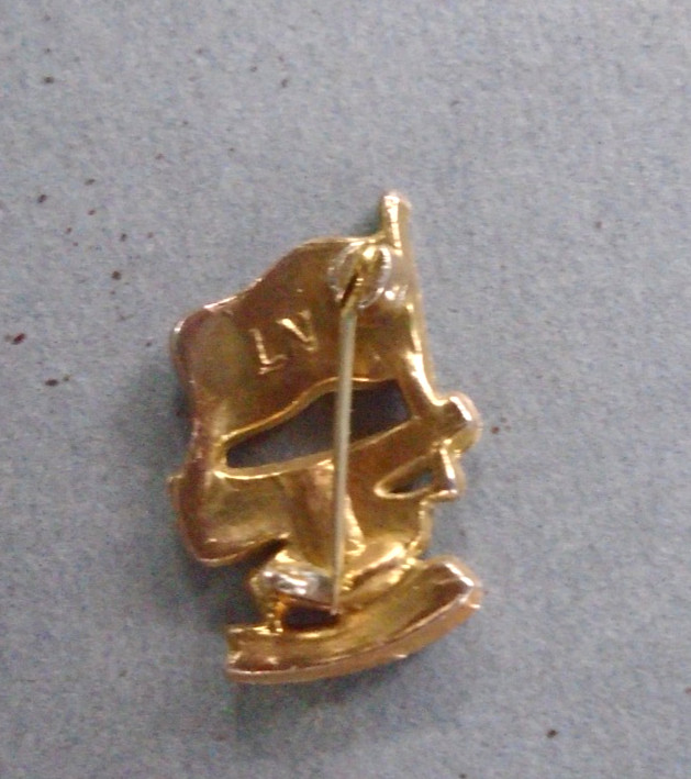 Remember Pearl Harbor pin with US flag, marked LN