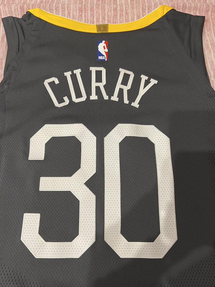NBA - Original and Authentic Jersey (Authentic, not Swingman) Stephen Curry