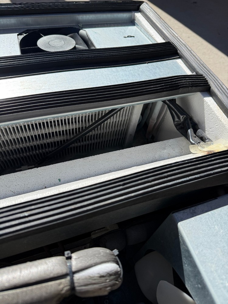 Vendo Vue 30/40 Refrigeration Cooling Deck - Tested Working!