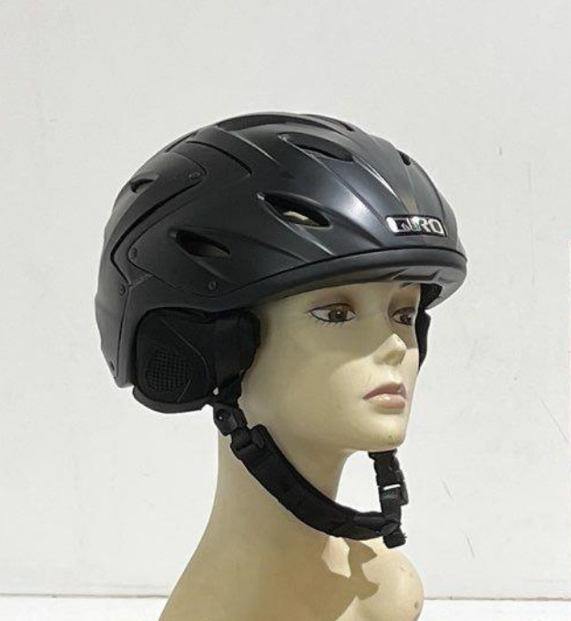 Giro Black Omen Snowboard, Ski Helmet, Size Medium
