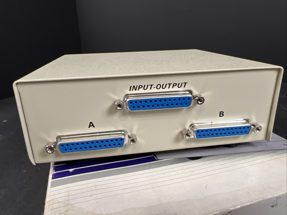 VTG Computer Peripheral Data Transfer A/B Switch SCSI Box 25/2 Unused In Box