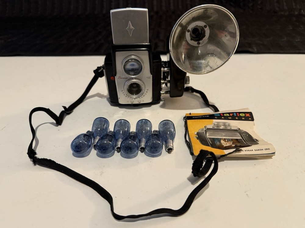 Kodak Brownie Starflex 25T Camera + Flash & Bulbs Untested