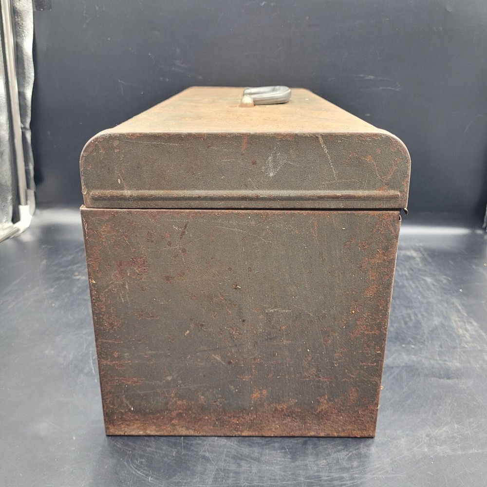 Vintage Craftsman Crown Logo Toolbox w/ Tray (Rusted Bottom)