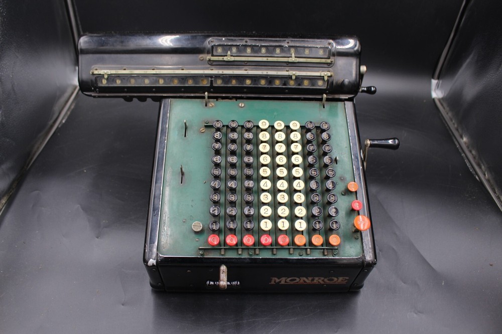 Antique Monroe Calculating Machine not working (read description )