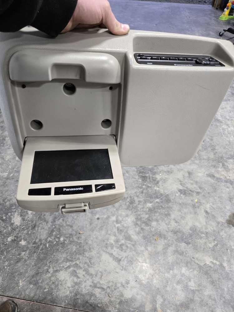 2006 Yukon Rear DVD Player