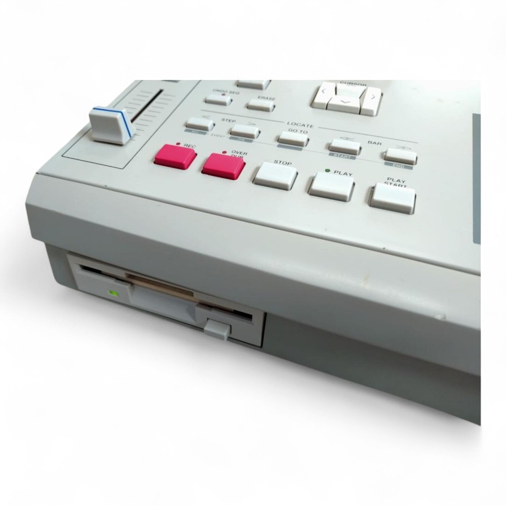 AKAI professional MPC2000 MIDI PRODUCTION CENER