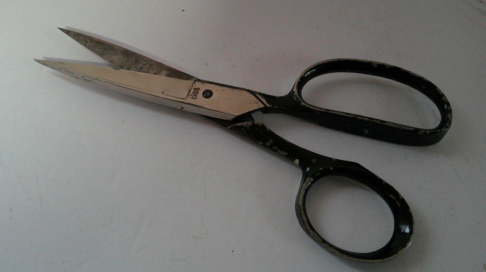 Vintage Compton Reliance 6-1/2" Sewing Shears