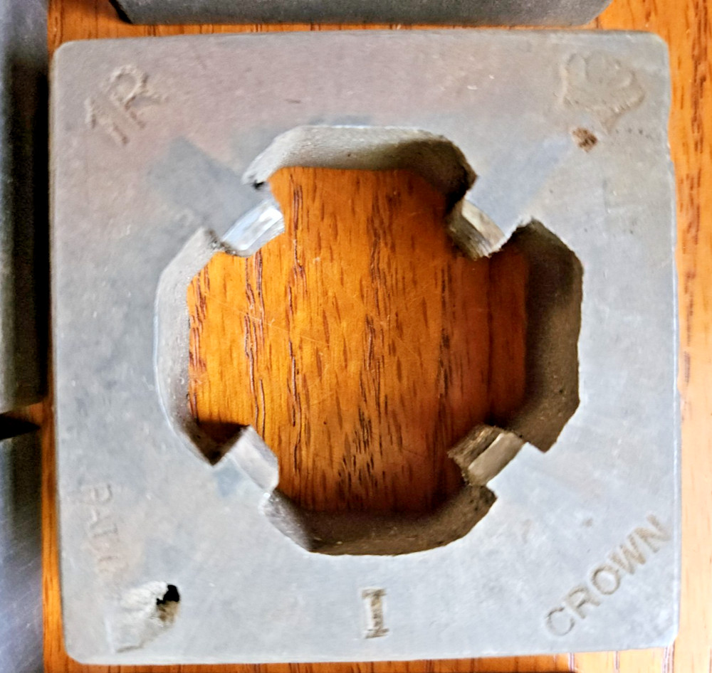 Early 1900s Misc NYE & Crown Conduit Pipe Threading Skip Tooth Square Dies w Box