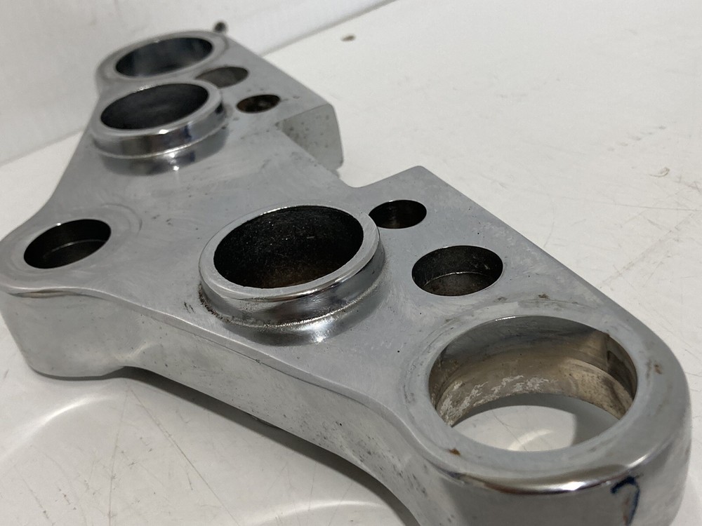 2002 Suzuki Intruder Vs800 Upper Triple Tree (OEM)