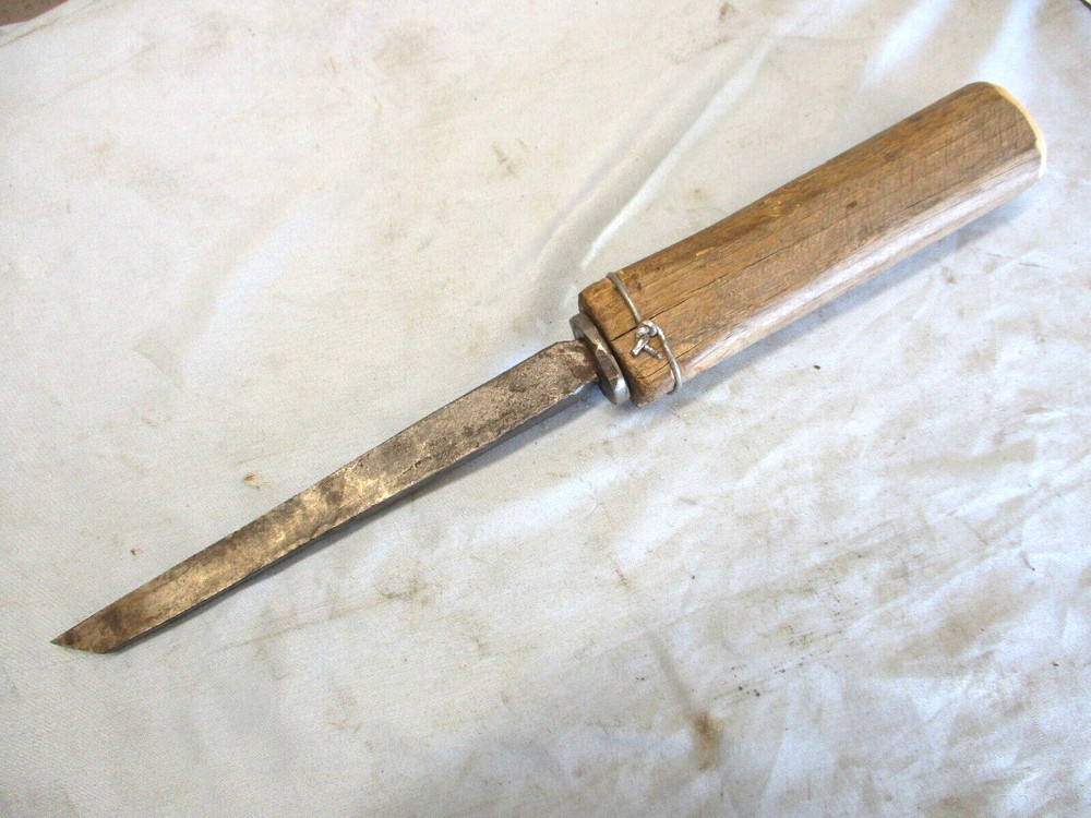 VINTAGE MORTISE CHISEL - HANDWROUGHT - TAPERED BLADE