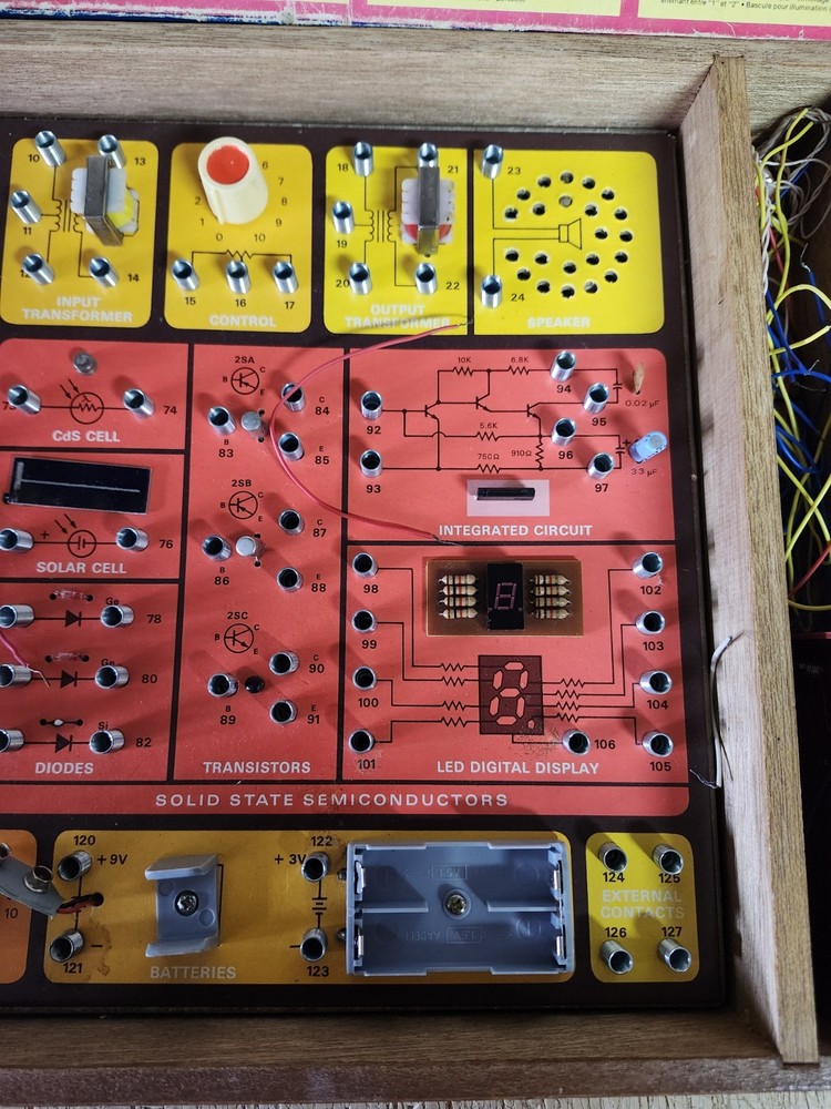 Science Fair 150 In 1 Electronic Project Kit Used Great Shape