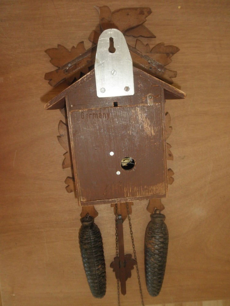 German Black Forest made working 8 day Cuckoo Clock CK3230B