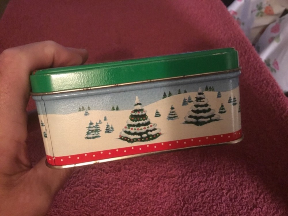 M & M's Holidays 1991 Metal Tin