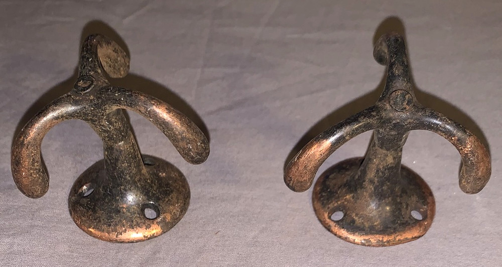 2  Antique  3  Hook Design  Pivoting  Ceiling  Hooks