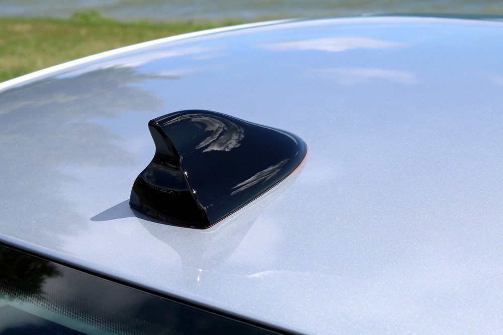 Functional AM/FM WHITE Shark Fin Antenna - FITS: 2011-2019 Ford Explorer