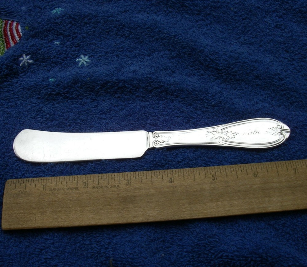 Good Early OLIVE Pattern Silverplate BUTTER KNIFE-Mono KITTIE-NR