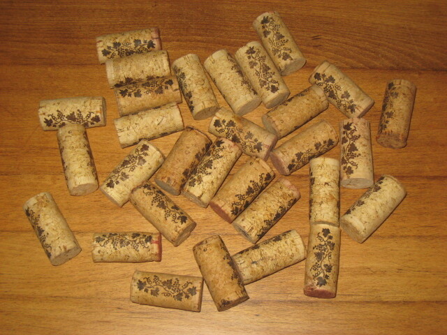 2 BAGS OF 30 CORKS