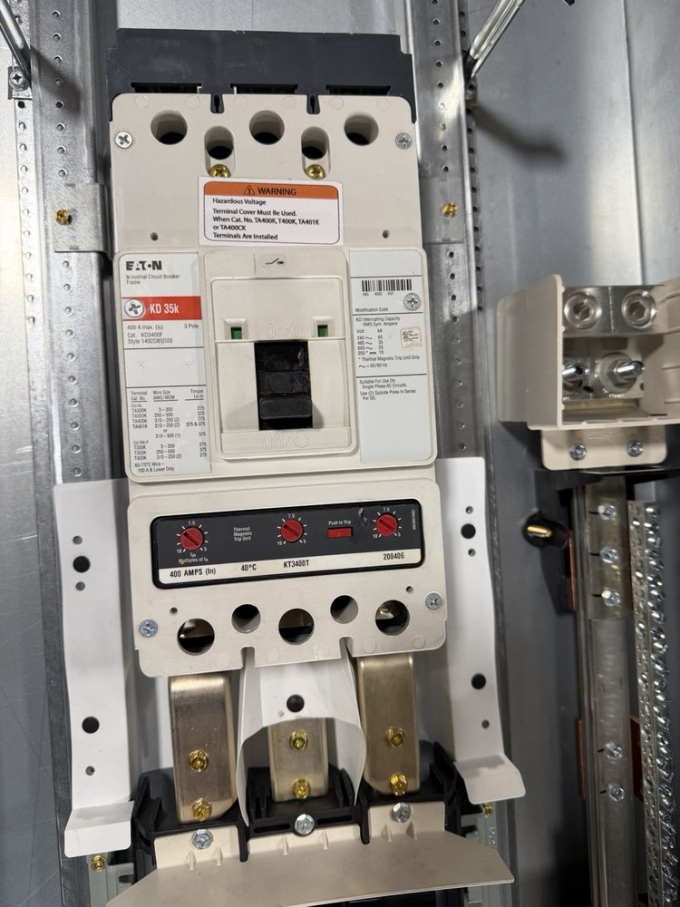 1-250 AMP 480V MAIN BREAKER PANELBOARD 42 SPACE 3PHASE 4WIRE COMPLETE PANEL