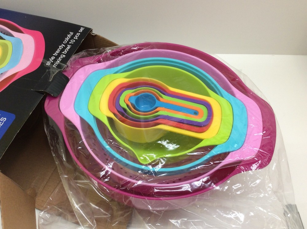 10 Piece Compact Mixing Bowl Colander and Measuring Spoon Nesting Set