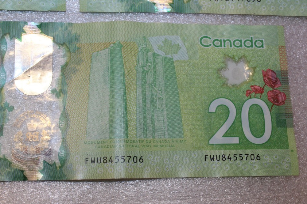 2015 Canada $20 Dollar Commemorative Three (3) Banknote Polymer A Historic Reign