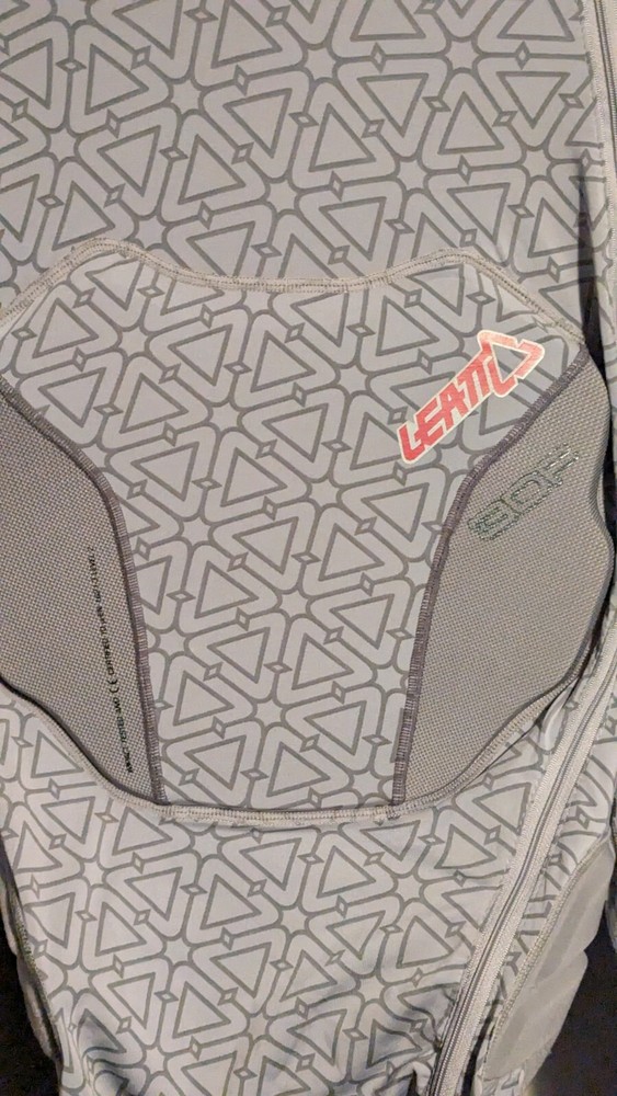 Leatt body armor Grey Size Medium - Read Description