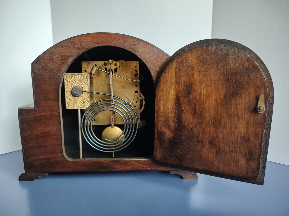 Vintage Mechanical Mantel Clock