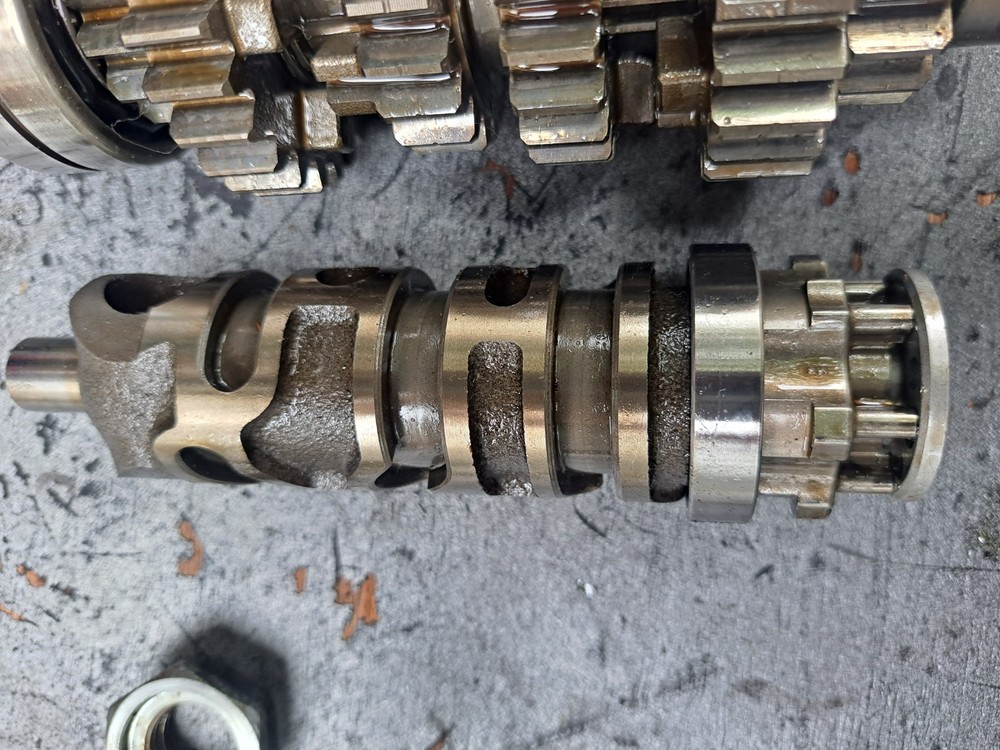 Kawasaki er500 gearbox