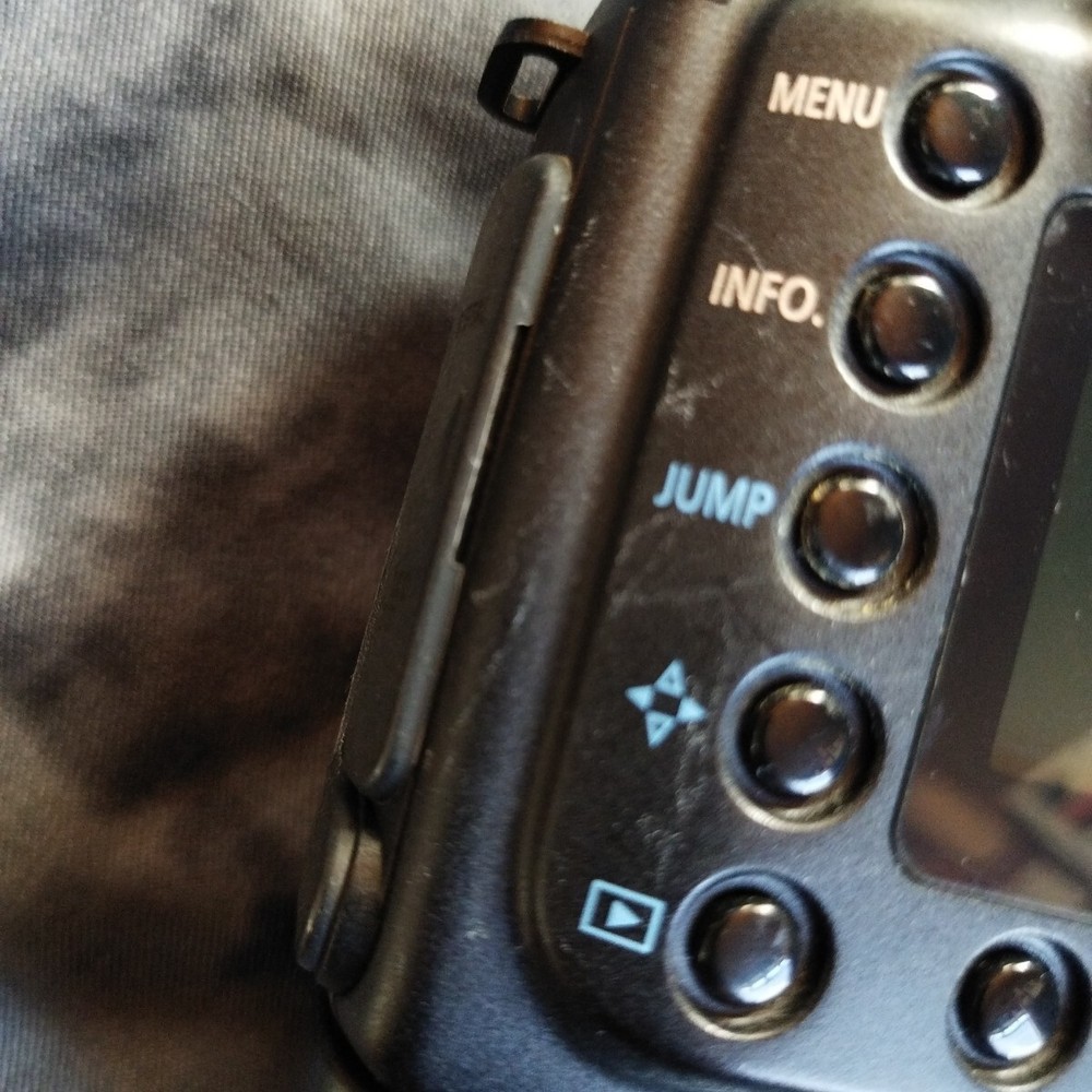 - Canon EOS 10D + BG-ED-3 (BattGrip)