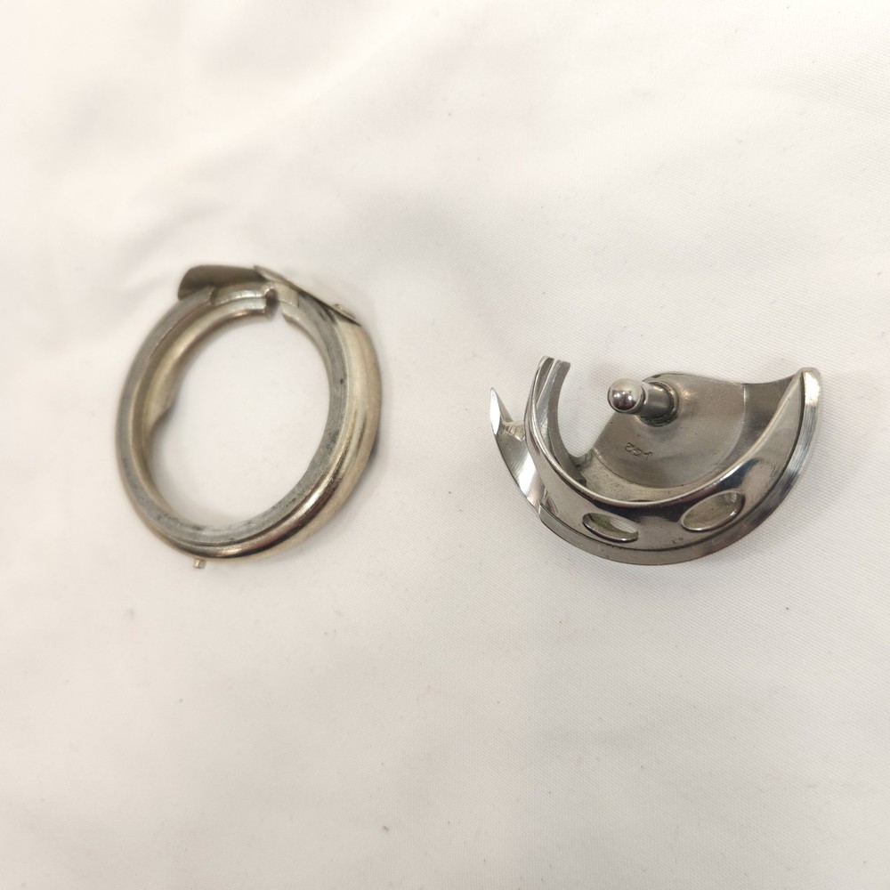 Vintage Janome Dial n' Sew 752 Sewing Maching Part Bobbine Shuttle Race