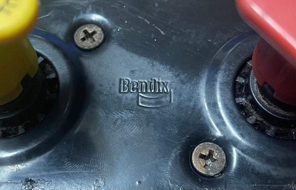 INTERNATIONAL/BENDIX Air Brake Valve 5008383