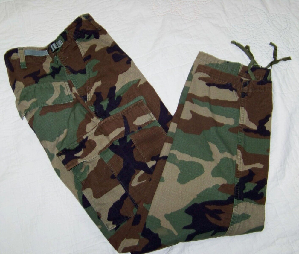 Military Camo Cargo Pants - X-Small Reg -  (25.5  x 31) Button Fly