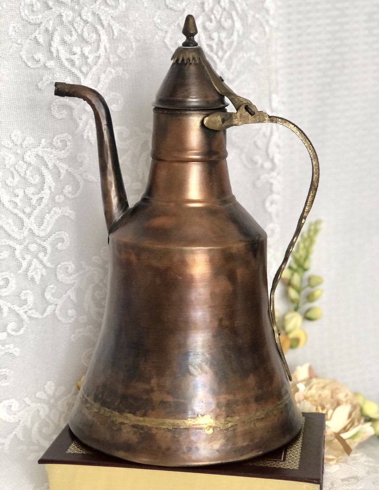 Solid Copper Middle Eastern Ewer / Pitcher Hand Hammered Lidded Vintage lovely