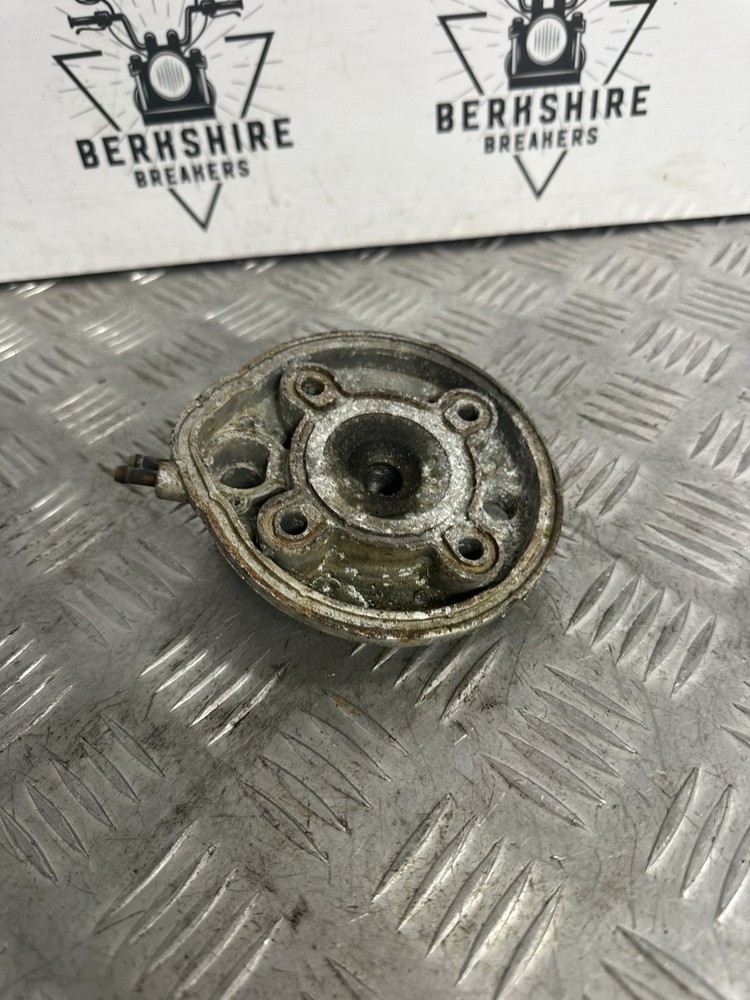 AM6 DT50 etc… ENGINE CYLINDER HEAD COVER OEM