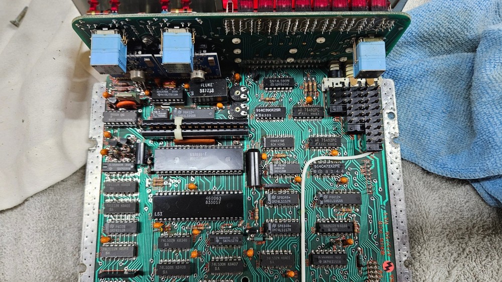 Fluke 7260A Universal Counter Timer 100-220V Tested. Powers ON. Nice!