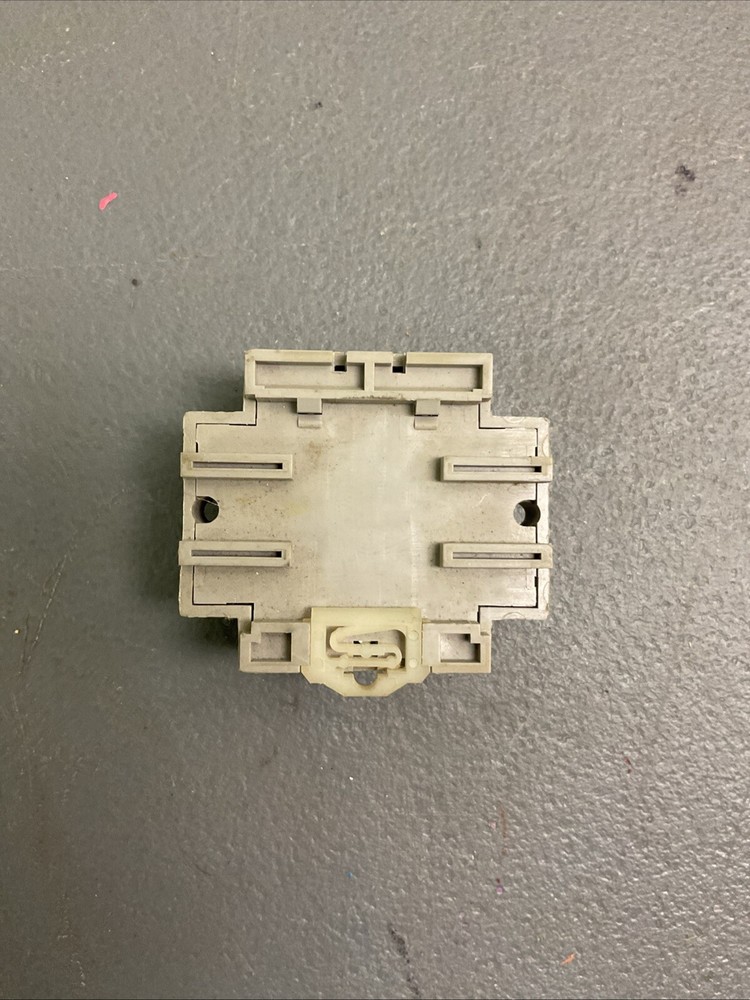 DAYTON RELAY SOCKET 6X156F - ECS