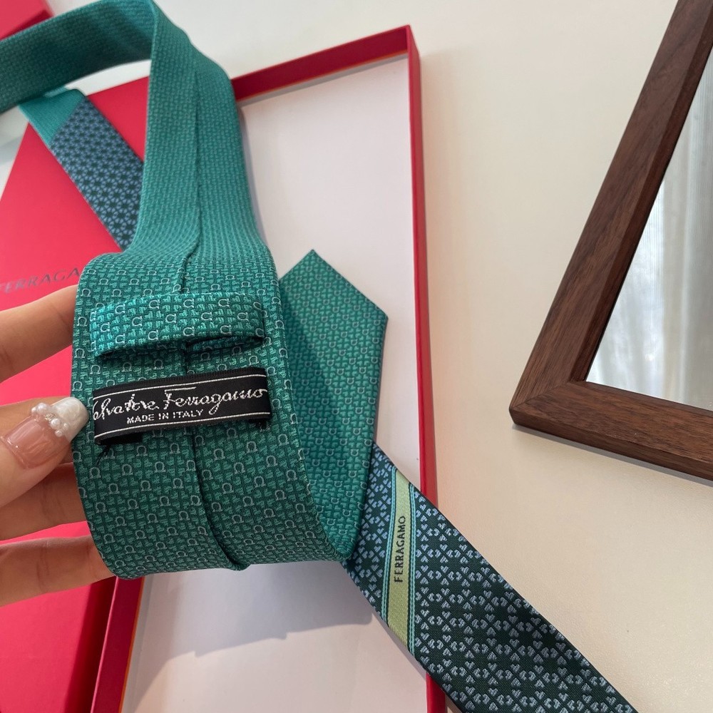 Ferragamo tie Authentic Width 8cm