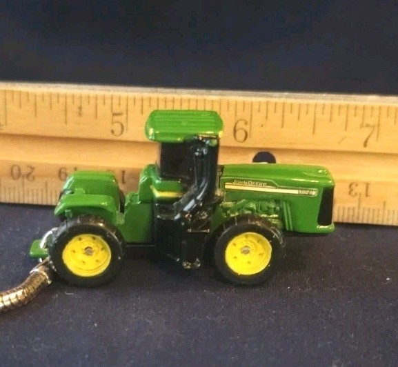 John Deere Tractor Key Chain 9020 Large Wheels Mega Machine