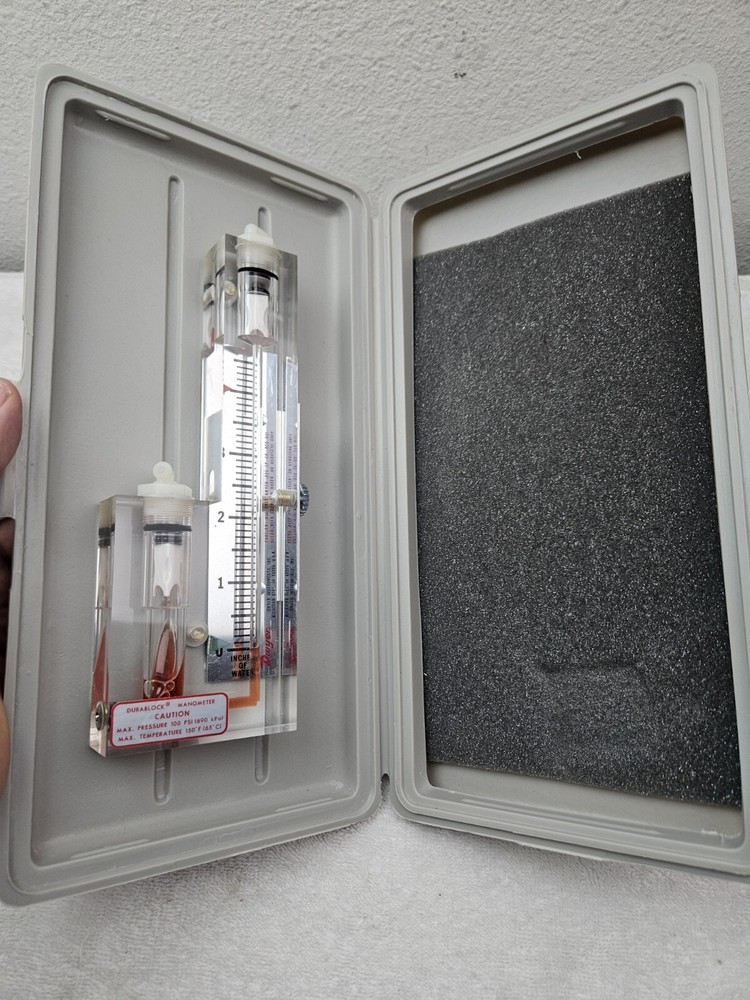 DWYER MANOMETER MODEL 104