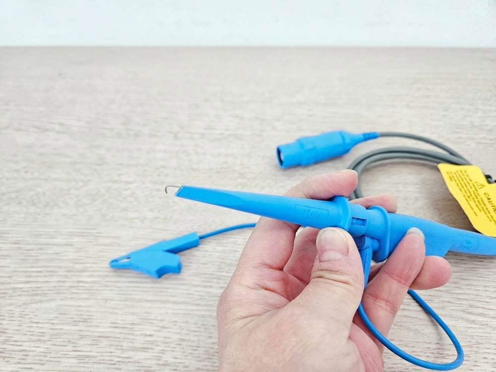 Tektronix P5122 High Voltage Single Ended Probe