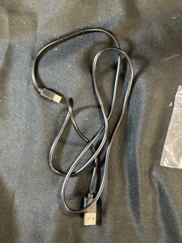 BIGASUO B110 Mini Projector Battery Powered with Bluetooth New Open Box